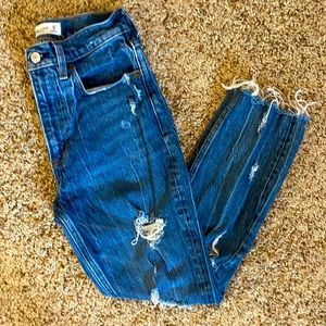 Women’s Abercrombie & Fitch High Rise Distressed Mom Jeans Size 25/0S
